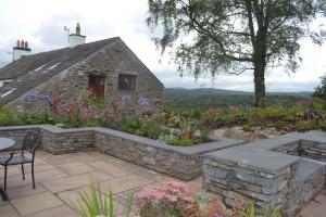 Courtyard garden and built in seating area